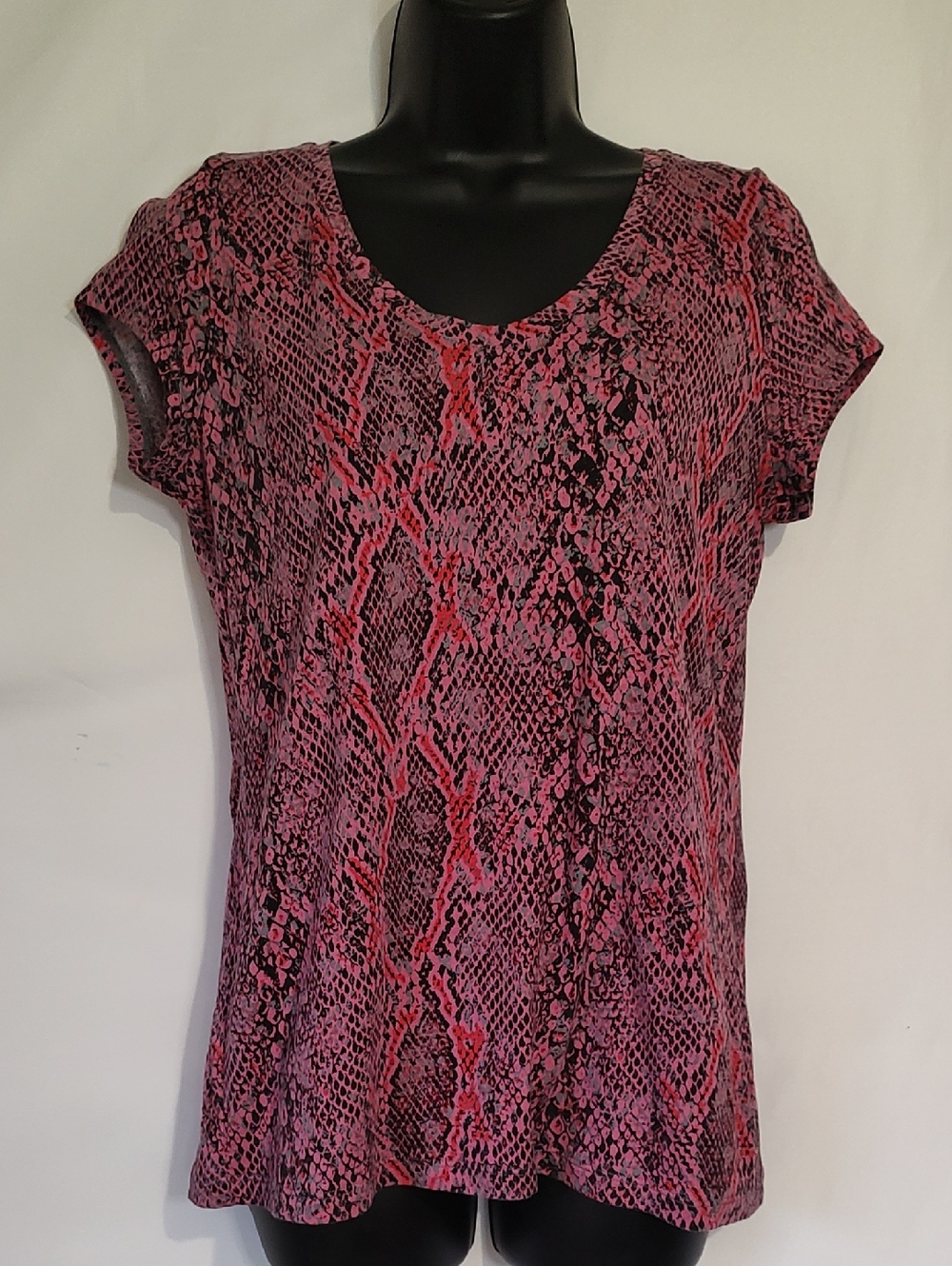 Women’s Pink Snake-Print Short Sleeve Top
